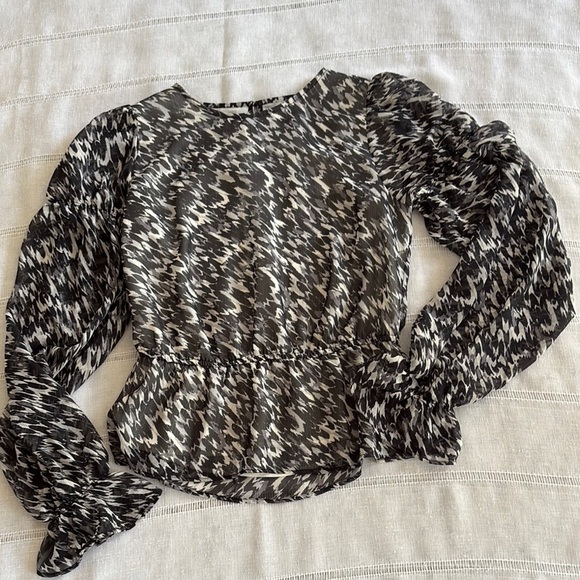 Express NWT Black and White Peplum Long Sleeved Blouse - Picture 7 of 13